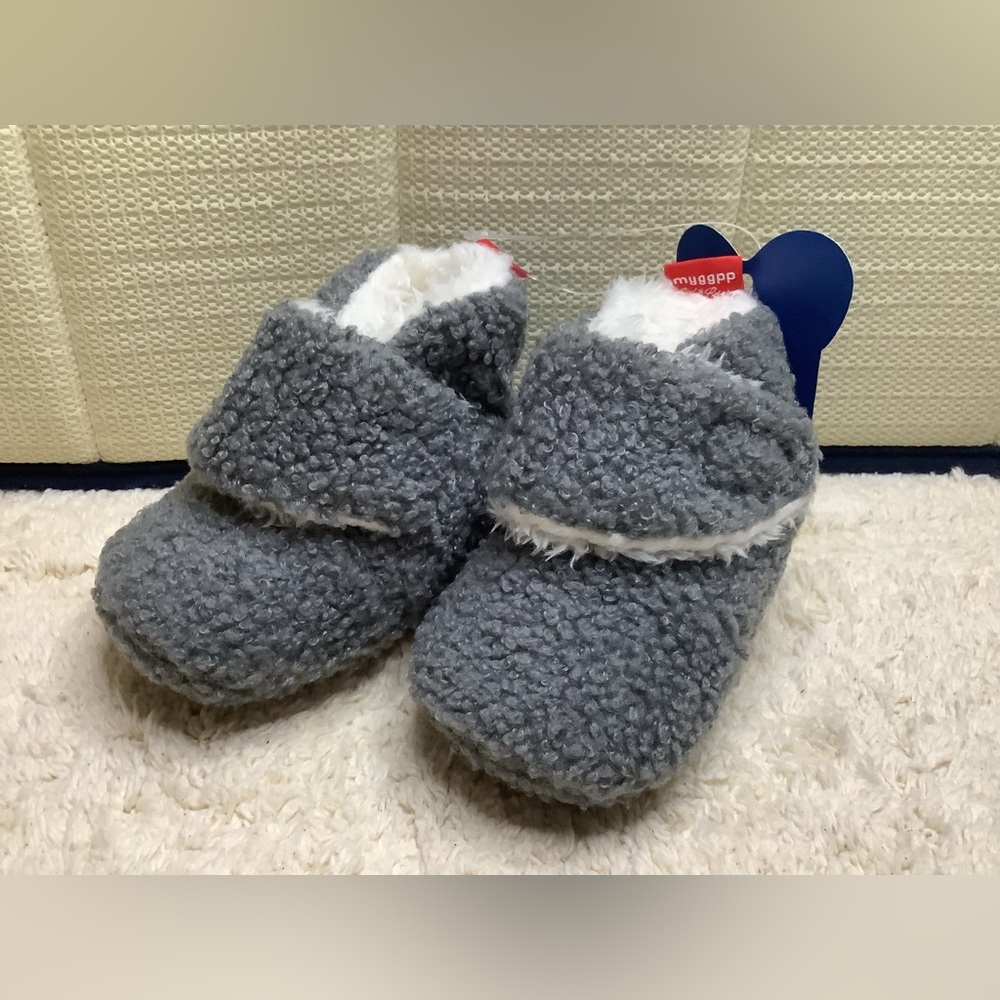 Newborn Baby Soft Fleece Booties, size 6-12 months